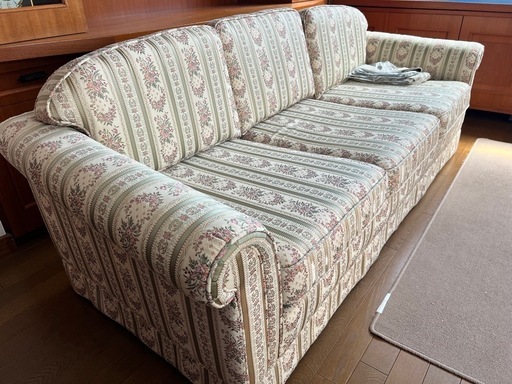 【交渉中】ドマーニ三人掛けソファ