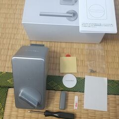  SwitchBot スマートロック Alexa スマートキー ス マートホーム - スイッチボット 玄関 オートロック 鍵 スマホで操作 Alexa Google Home Siri LINE Clovaに対応 遠隔対応 工事不要 取付カンタン 防犯対策 シルバー