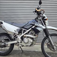Kawasaki KLX125ホワイト オフロードバイクの画像