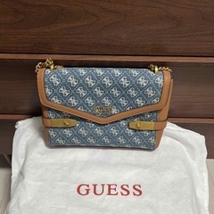 GUESS  鞄