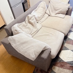 2人掛け ベージュ グレー ソファー 無料 0円 譲りますの画像
