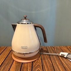 DeLonghi デロンギ　電気ケトル
