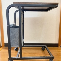サイドテーブル　ほぼ未使用の画像