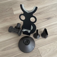 Dyson ドライヤー　付属品付き
の画像