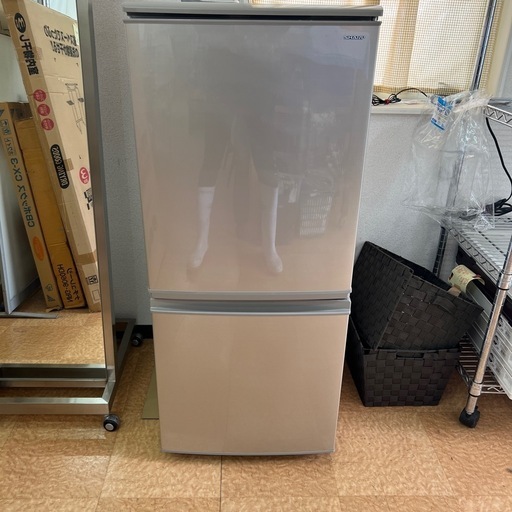 シャープノンフロン冷凍冷蔵庫 SJ-C14D-W 137ℓ 冷蔵庫・冷凍庫