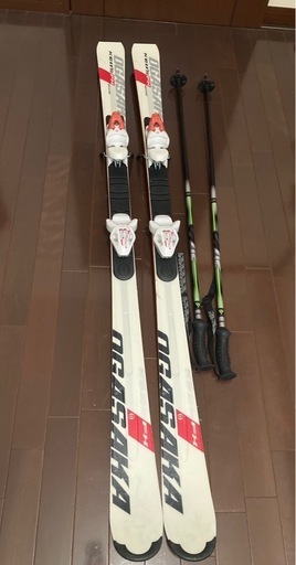 スキー板、ストック、ブーツセット