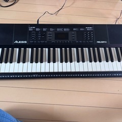 電子ピアノ