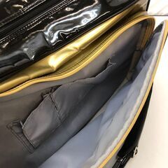 stp-3187　adidas　エナメルバッグ　ブラック×ゴールド　スポーツバッグ　アディダス　ショルダーバッグ　黒　ビニールバッグ　スクエアの画像
