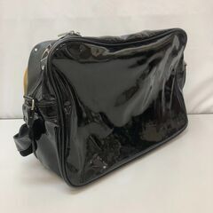 stp-3187　adidas　エナメルバッグ　ブラック×ゴールド　スポーツバッグ　アディダス　ショルダーバッグ　黒　ビニールバッグ　スクエアの画像