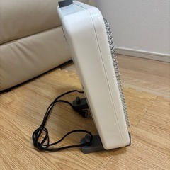 【無料】アイリスオーヤマ電気ストーブ(‘22年製)の画像