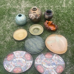 工芸品、皿、ツボなど