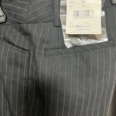 パンツスーツ