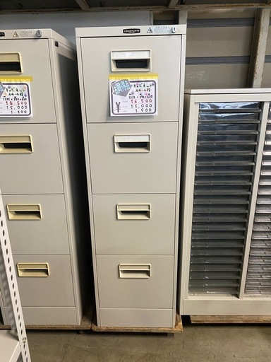 キャビネット4段