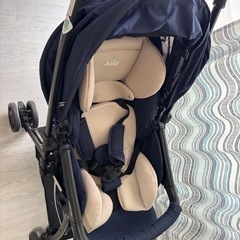 ベビーカーとレインカバーの画像