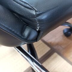 ゲーミングチェア　フットレスト付　１７０度リクライニング　昇降可能の画像