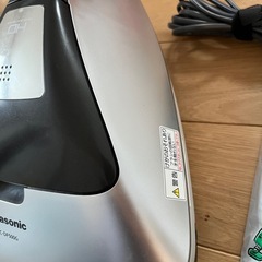 お値下げしました！Panasonic 布団掃除機　MD-DF500G-S 紙パック式　　紙パック７枚付きの画像