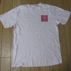 「で」　Tシャツ