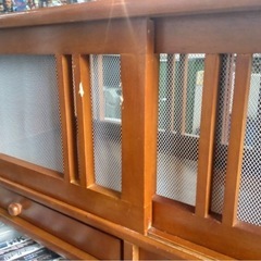 蝿張  両開き 引き出し付き 食器棚の画像