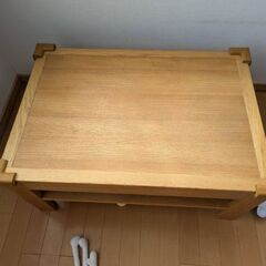 テーブル