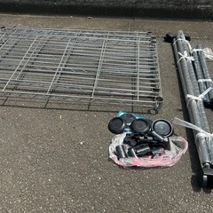 スチールの3段の棚 