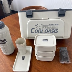 クーラーボックス　クールオアシス　BBQ テーブル　食器　の画像