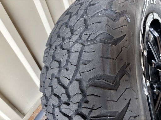 美品 デリカD5 MKW MK-46 7J5穴 グッドリッチ 225/70-16