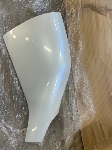 ハイエース　コーナーパネル　ホワイトパール070