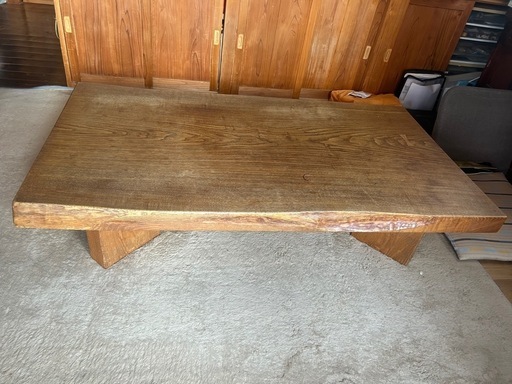 無垢一枚板のテーブル
