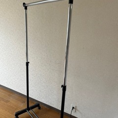 ハンガーラック（高さ変更可）