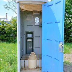 仮設トイレ
