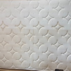 リビンズ　マットレスの画像