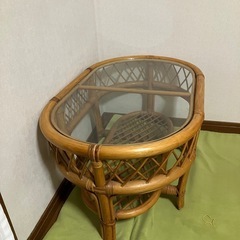 ラタン　ガラス ローテーブルの画像