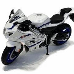 ★値引き可★童友社 1/12 GSX-R1000 白 未開封新品の画像