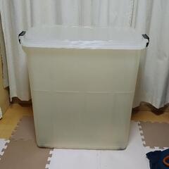蓋つき収納　衣装ケース