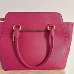 チャールズアンドキース バッグの画像
