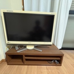 テレビとテレビボードのセット