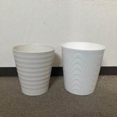 美品　陶器、プラスチックプランターの画像