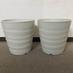 美品　陶器、プラスチックプランターの画像