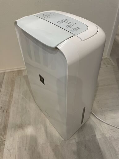 SHARP（シャープ）除湿機 CV-J71-W 2019年製 プラズマクラスター
