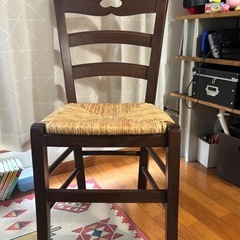 ダイニングチェアの画像