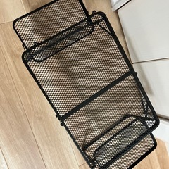 新品 アウトドア サイドテーブル付き 折りたたみ式メッシュテーブ...