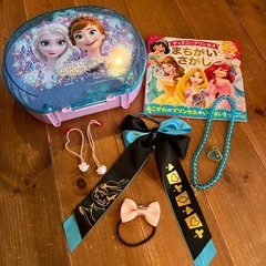 ディズニープリンセス　おしゃれセット　ヘアゴム、バッグ、間違い探し絵本