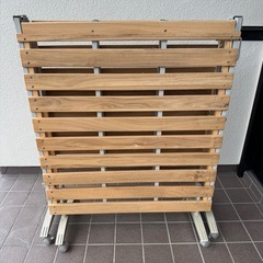 値下げ！　折りたたみベット　シングル　すのこの画像