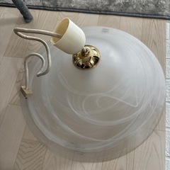 厚みのあるガラス照明