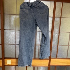 レディースダメージズボンの画像