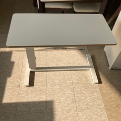 【ジモティー割引で最大15％OFF⭐️】  ヤマソロ 昇降 テーブル