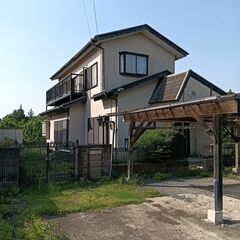 閑静な畑地に囲まれた戸建て