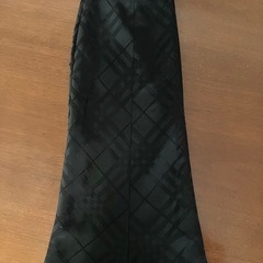 黒スカート　①チューリップラインの画像