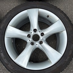 BMW純正スタッドレスタイヤ 245/45R18の画像