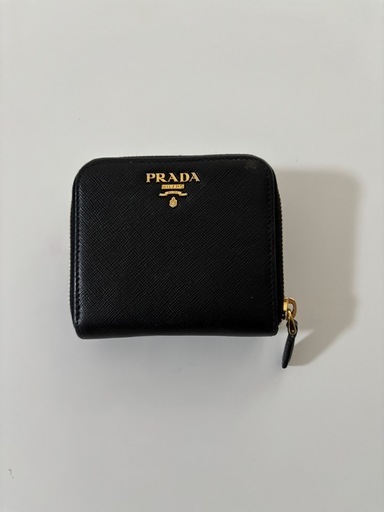 プラダ　PRADA 折りたたみ財布　二つ折り